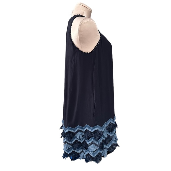 Maeve -Anthropologie gorgeous navy blue dress in size 0. Beautiful detailing - Picture 6 of 16